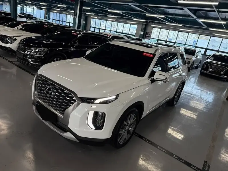 Hyundai Palisade 2022 — 2.2 дизель · предмаксимальная комплектация · пробег 100 000 км